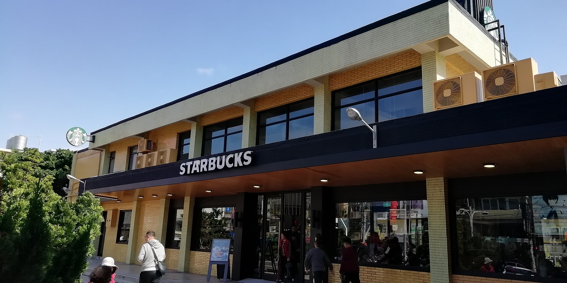 Starbucks baristas are over custom drink chaos